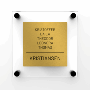 Elegant dørskilt med mørk gull forplate og klar akryl bakplate, avrundede hjørner og sorte avstandsstykker.